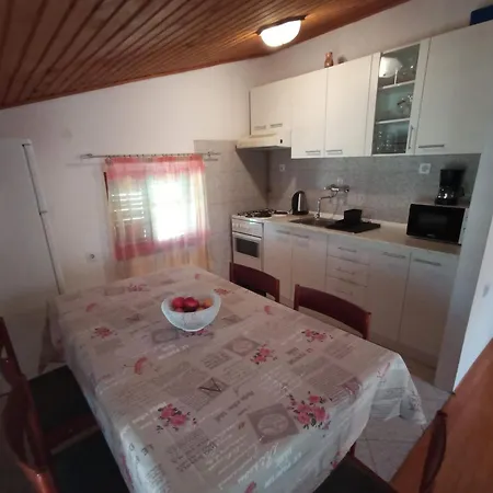 In Mit Privatem Parkplatz By Interhome * Novi Vinodolski