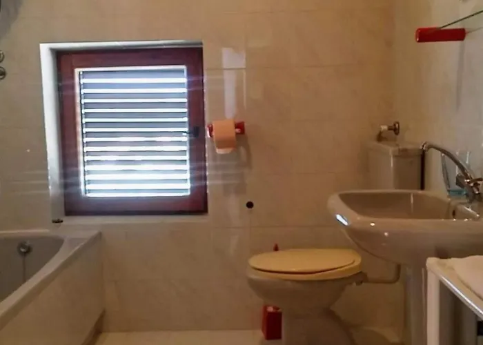 In Mit Privatem Parkplatz By Interhome Διαμέρισμα